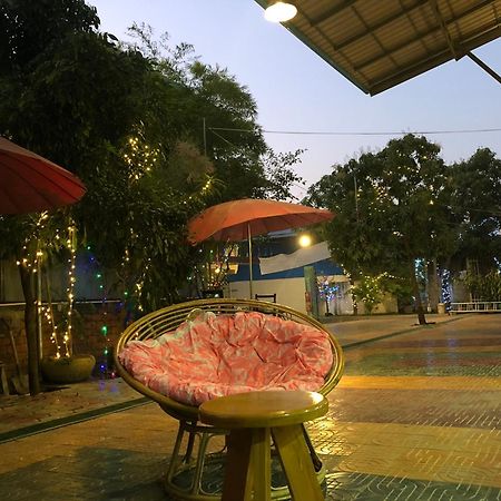 Por Chey Guesthouse Battambang Bagian luar foto