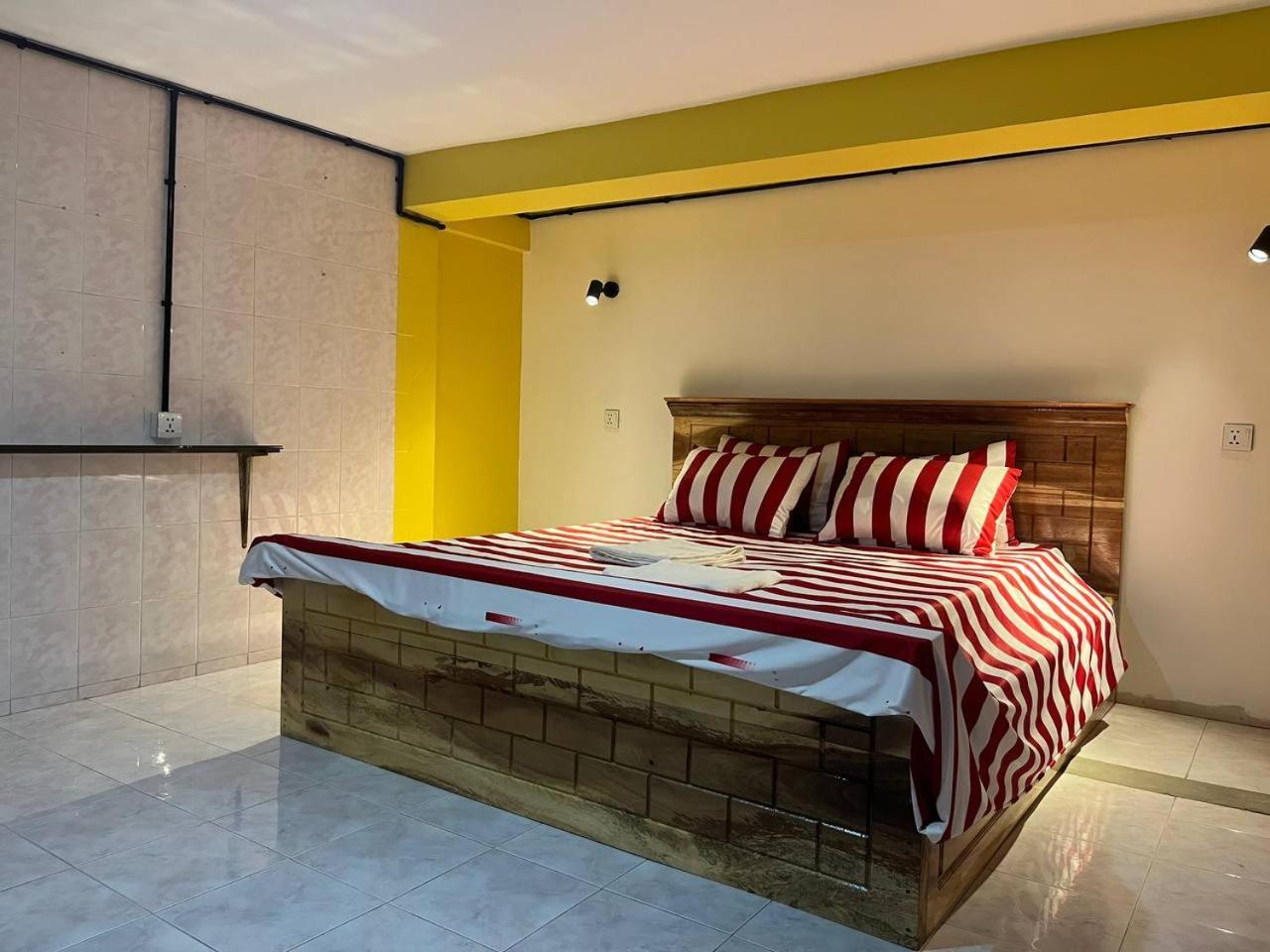Por Chey Guesthouse Battambang Bagian luar foto