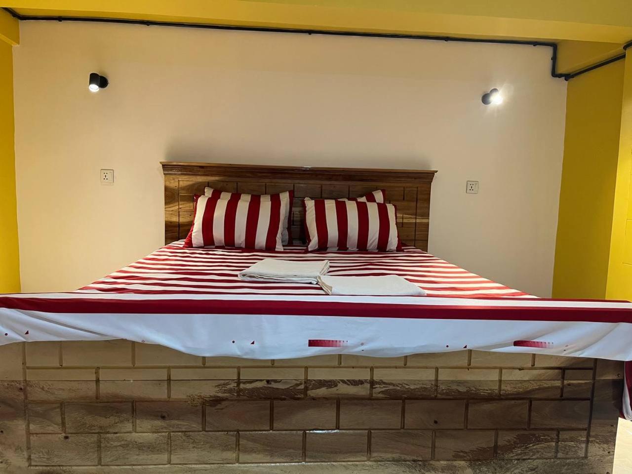 Por Chey Guesthouse Battambang Bagian luar foto