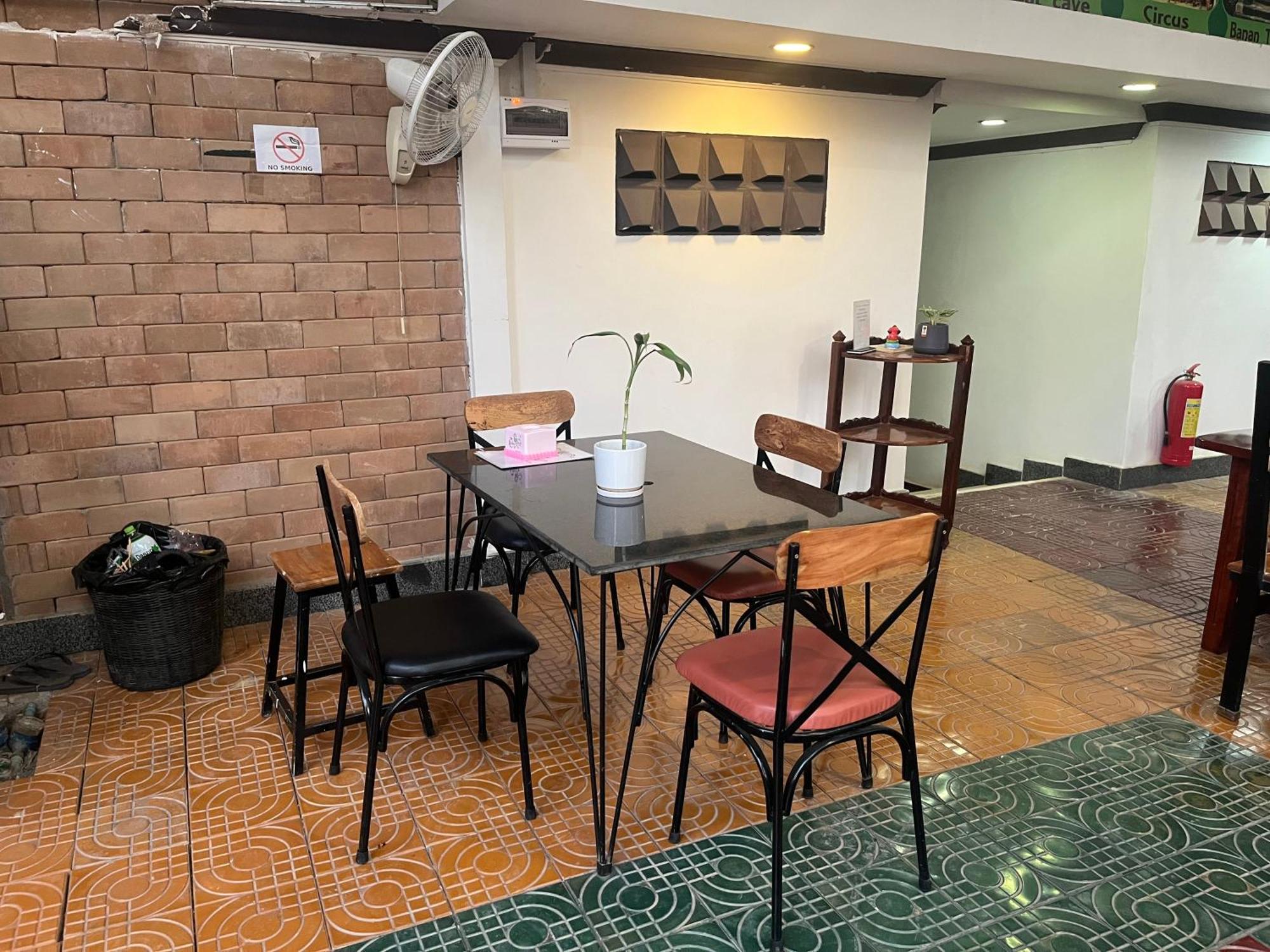 Por Chey Guesthouse Battambang Bagian luar foto